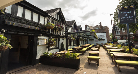 dog friendly horse and jockey chorlton pub